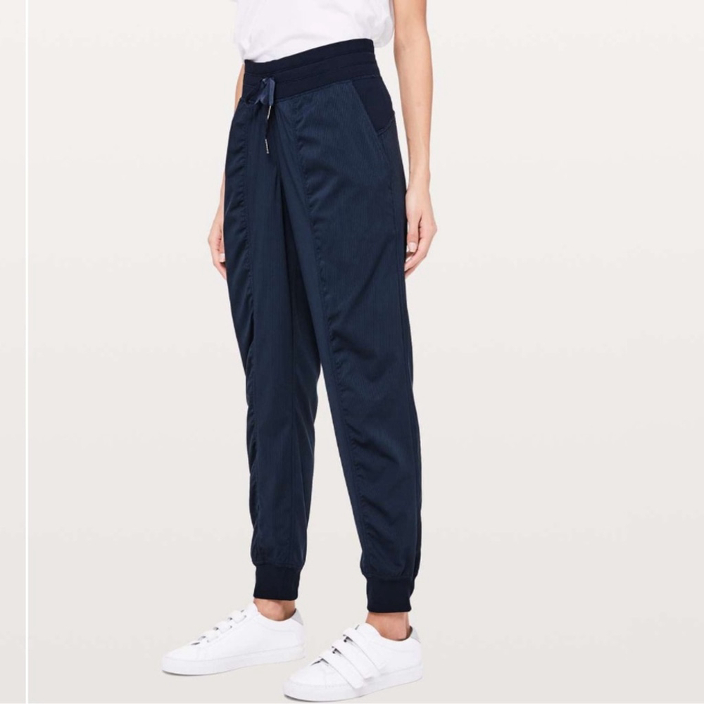 LULULEMON Dance Studio Jogger *29"
True Navy